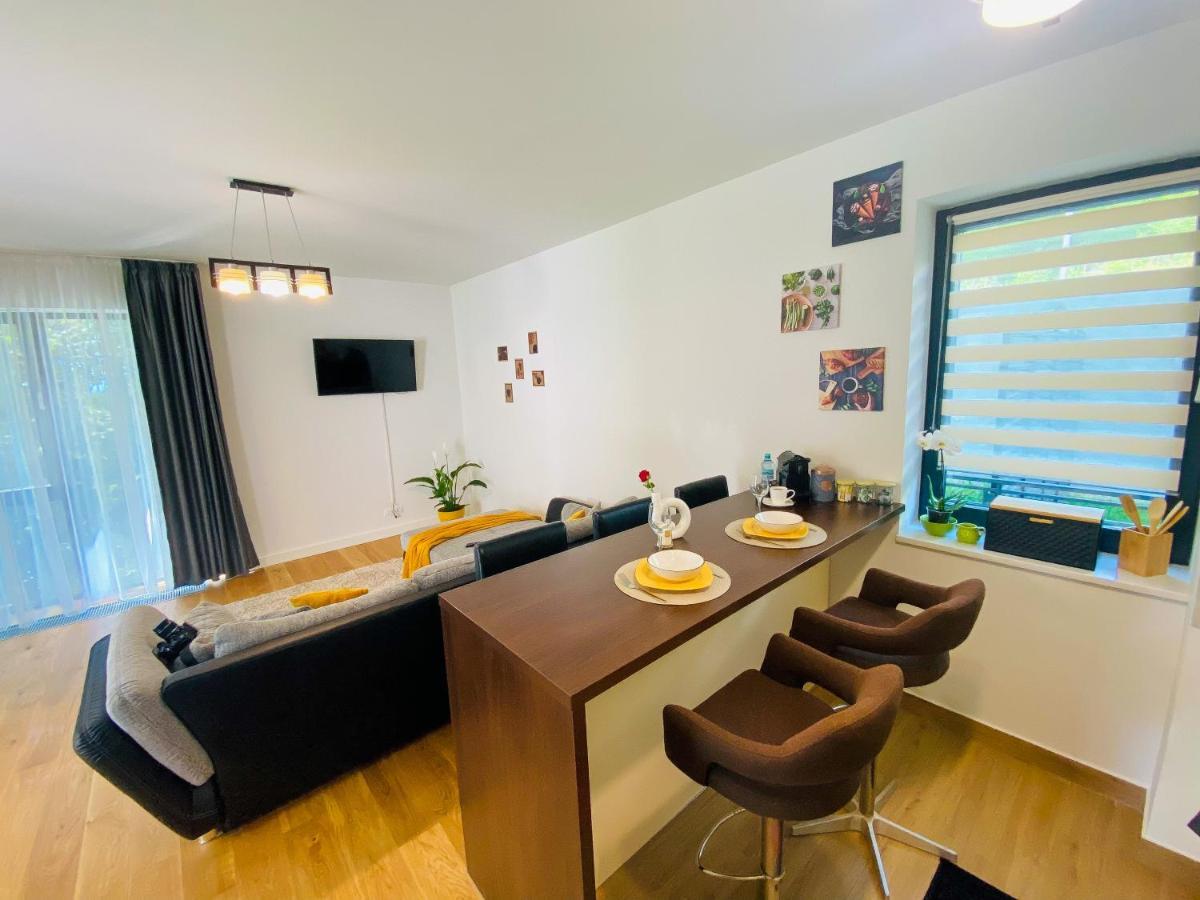 Appartement 8Ight à Braşov Extérieur photo