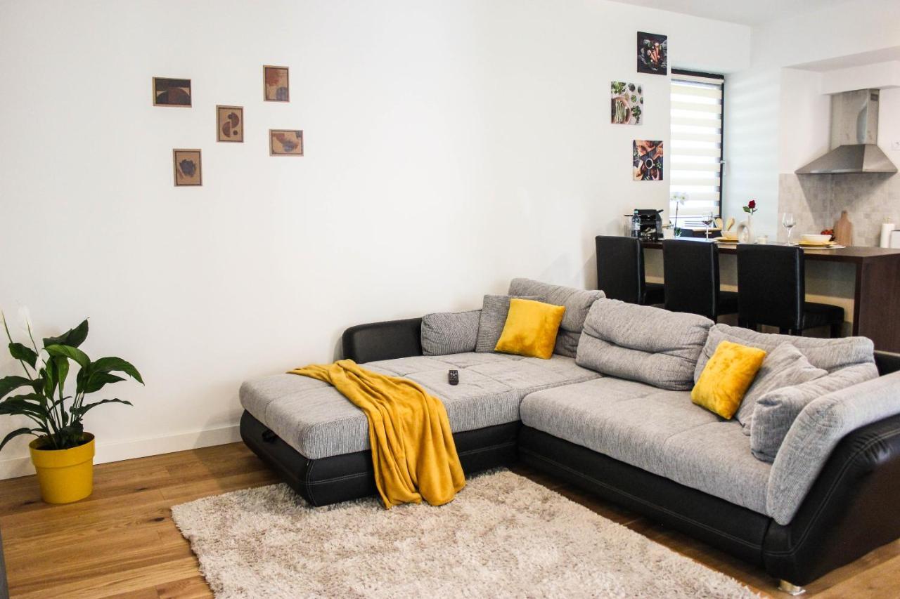 Appartement 8Ight à Braşov Extérieur photo